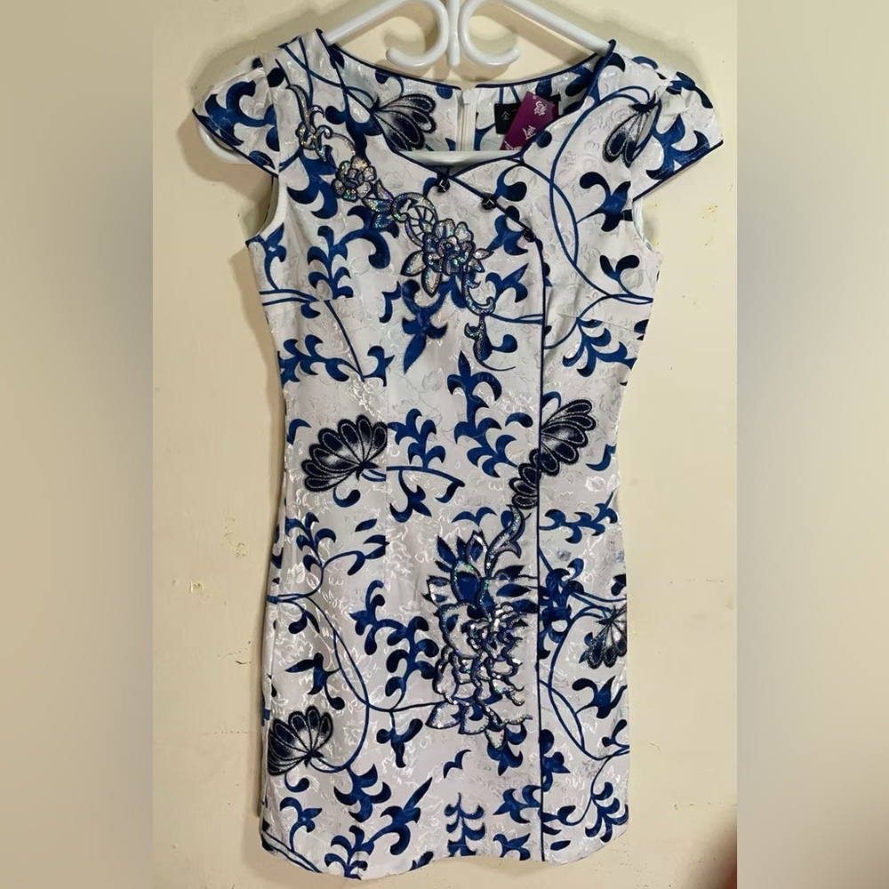 Elegant Blue and White Floral girl’s dress
